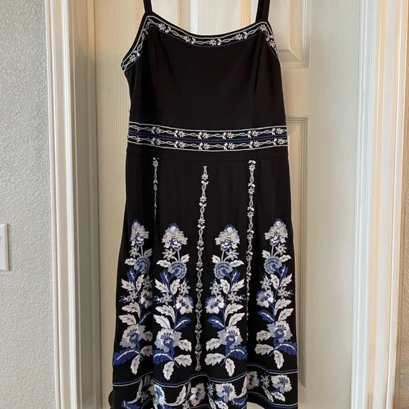 green emerald velvet dress I.N.C. International Concepts Floral-Print Long-Sleeve V-Neck Maxi Dre –  DGFOutlet main image 1